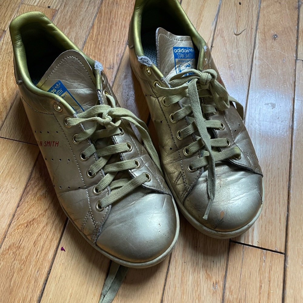 Adidas Men's Gold Sneakers